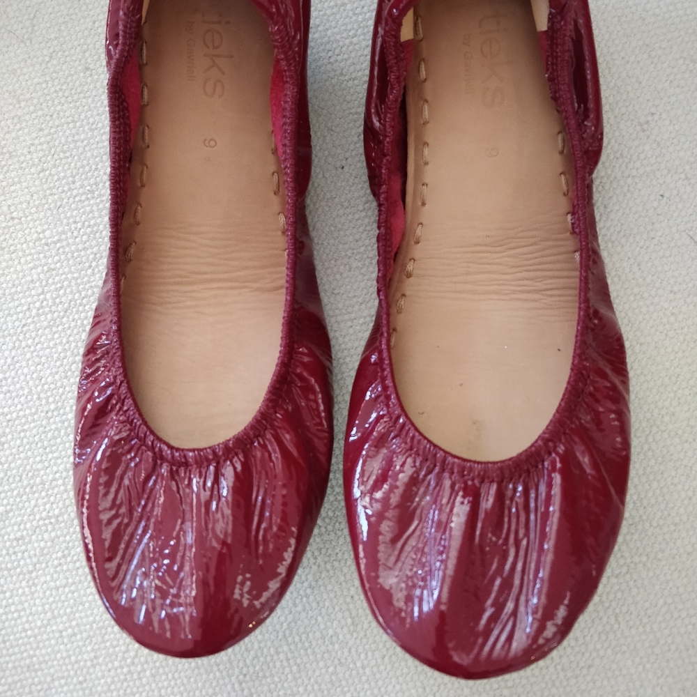 Red glossy Tieks 9
